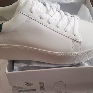 Women's platform sneakers